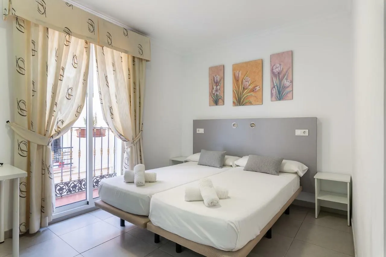 Хостел Hostal Bruselas Малага